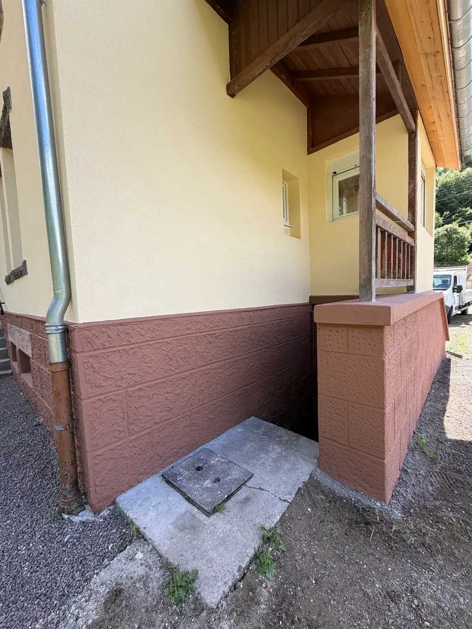 Soubassement en enduit structuré