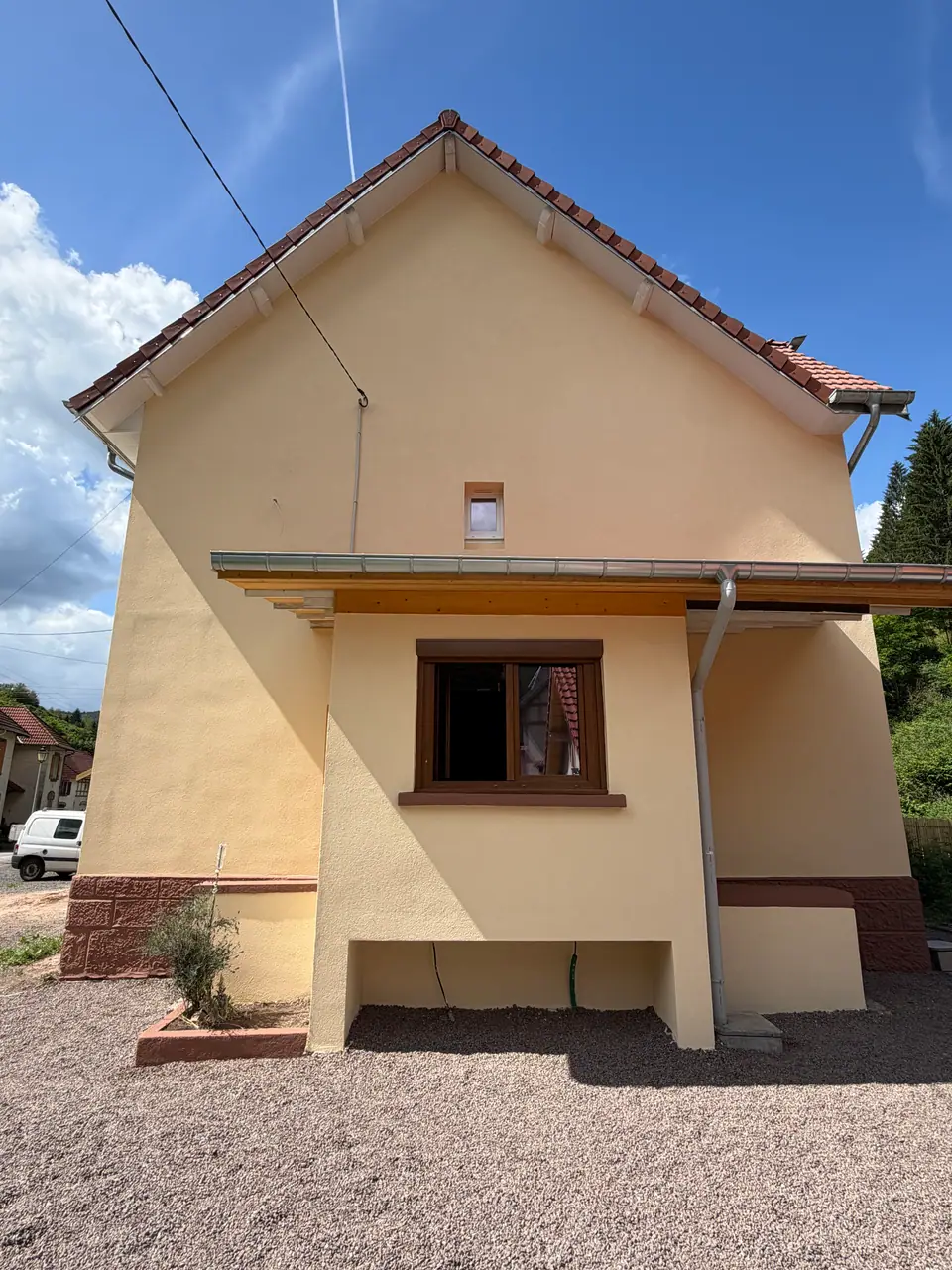 Pignon terminé et auvent